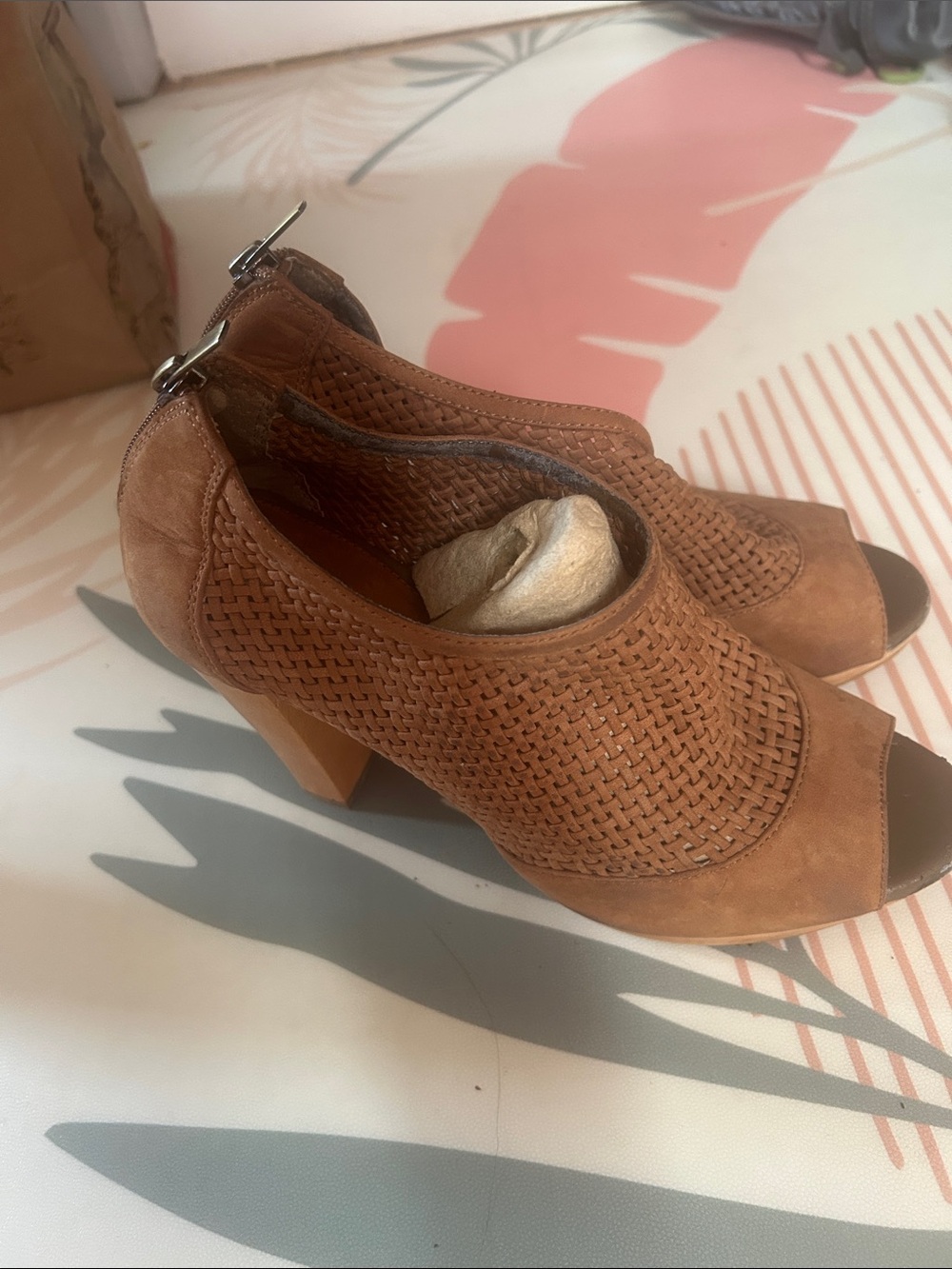 Banana Republic Leather upper Peep-Toe heels in Brown size 10